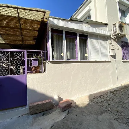 Asmali Bahce Muestakil Ev *